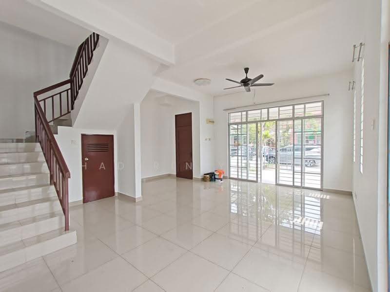 Terraced House for Sale in Sungai Buloh (Selangor) - HADZRIN YUSOF - Living Room - PropertyGuru.com.my