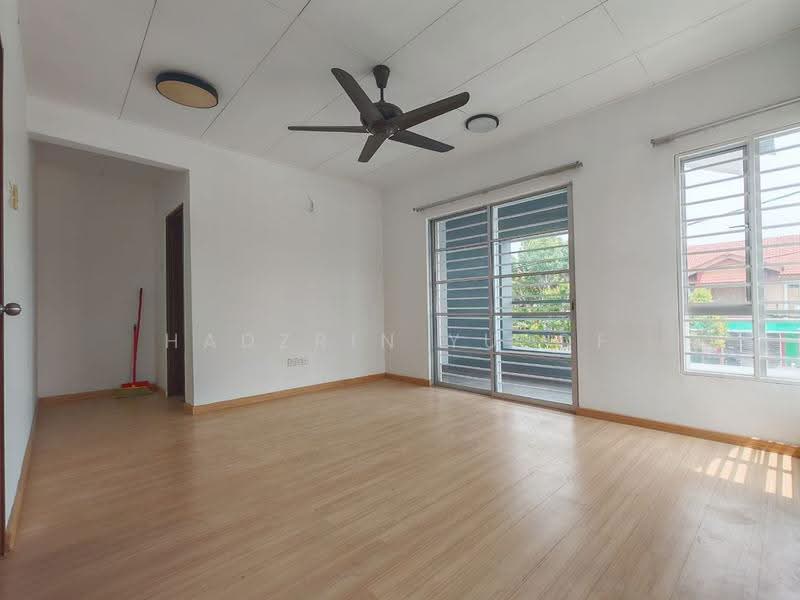 Terraced House for Sale in Sungai Buloh (Selangor) - HADZRIN YUSOF - Living Room - PropertyGuru.com.my
