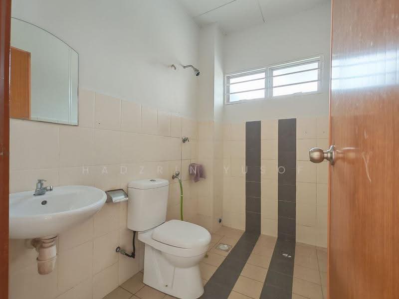 Terraced House for Sale in Sungai Buloh (Selangor) - HADZRIN YUSOF - Bathroom - PropertyGuru.com.my
