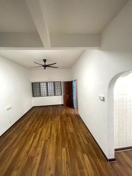 2-storey Terraced House for Rent in Taman Pelangi (Johor Bahru) - Kc Teo - Living Room - PropertyGuru.com.my