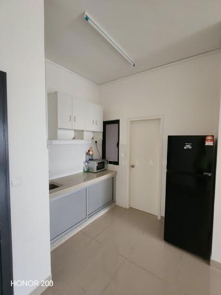 Kediaman Servis untuk Disewa di MKH Boulevard II - Jeff Cheah - Kitchen - PropertyGuru.com.my