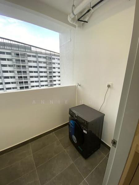Kediaman Servis untuk Disewa di M Astra - Annie How - Balcony - PropertyGuru.com.my
