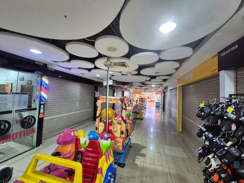 Retail Space for Sale in Bandar Hilir (Melaka City) - Kim Wong - Corridor - PropertyGuru.com.my