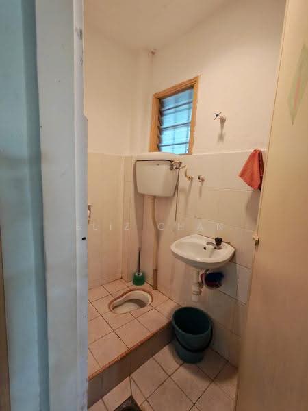 2-storey Terraced House for Sale in Taman Bukit Desa (Kepong) - Eliz Chan - Bathroom - PropertyGuru.com.my