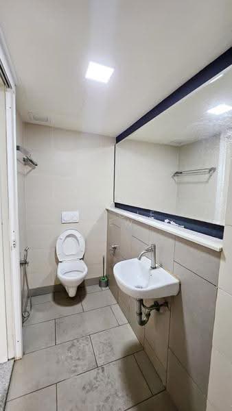 Kediaman Servis untuk Disewa di Tamarind Suites - Jaycie Hew - Bathroom - PropertyGuru.com.my