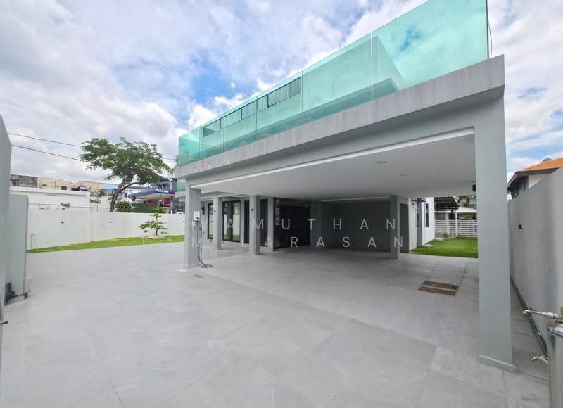 Rumah Banglo untuk Dijual di SS3 (Petaling Jaya) - Devamuthan Tamilarasan - Car Park - PropertyGuru.com.my
