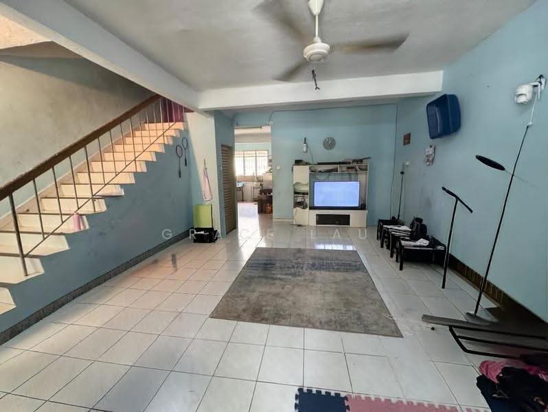 Rumah Teres 2-Tingkat untuk Dijual di Taman Muhibbah (Kulai) - Grace Lau - Living Room - PropertyGuru.com.my