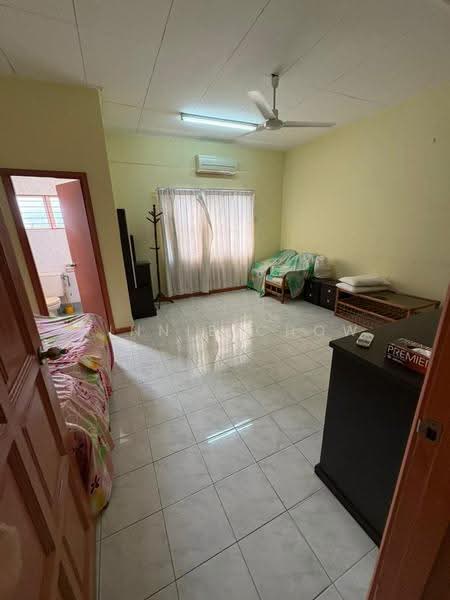 Rumah Teres 2-Tingkat untuk Disewa di Bukit Rimau (Shah Alam) - Winnie Chow - Living Room - PropertyGuru.com.my