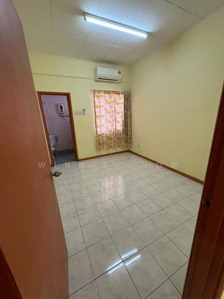 Rumah Teres 2-Tingkat untuk Disewa di Bukit Rimau (Shah Alam) - Winnie Chow - Bathroom - PropertyGuru.com.my