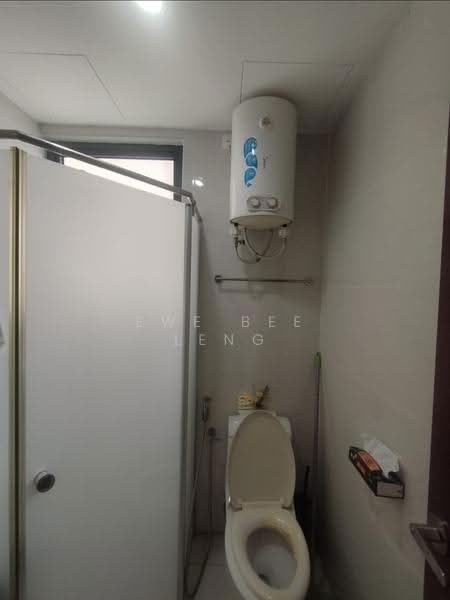 Kondominium untuk Dijual di Royal Strand @ Country Garden Danga Bay - Ewe Bee Leng - Bathroom - PropertyGuru.com.my