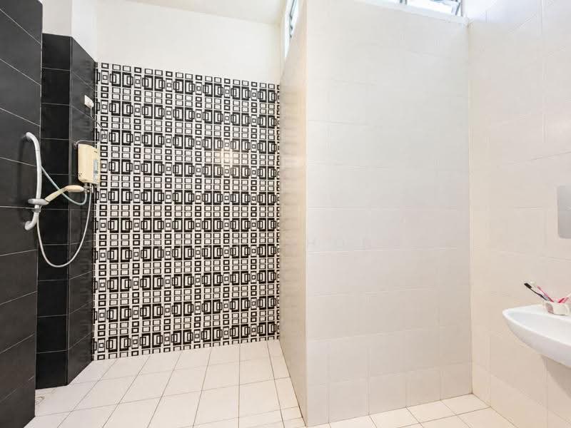 Rumah Teres 2-Tingkat untuk Dijual di Taman Setia Indah (Tebrau) - Nico Chong - Bathroom - PropertyGuru.com.my