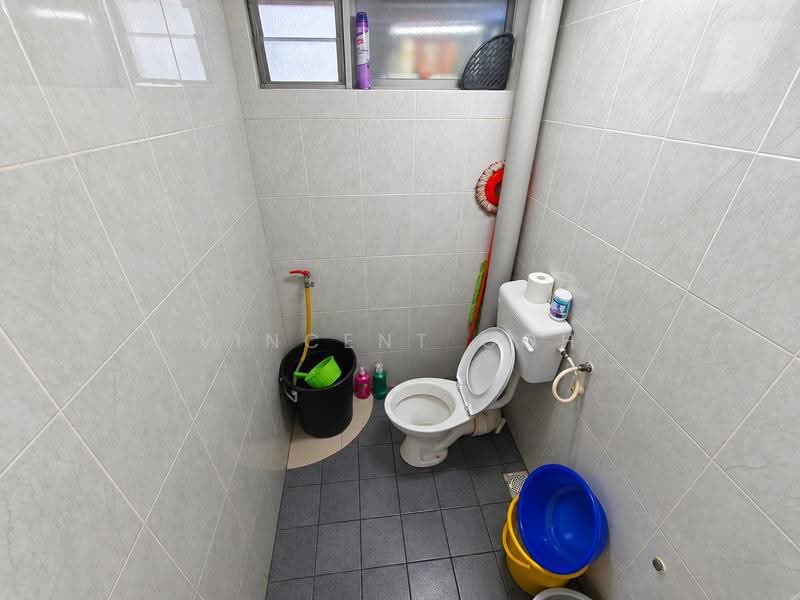 Apartment for Sale at Taman Jinjang Baru Kos Sederhana Apartment - Vincent Goh - Bathroom - PropertyGuru.com.my