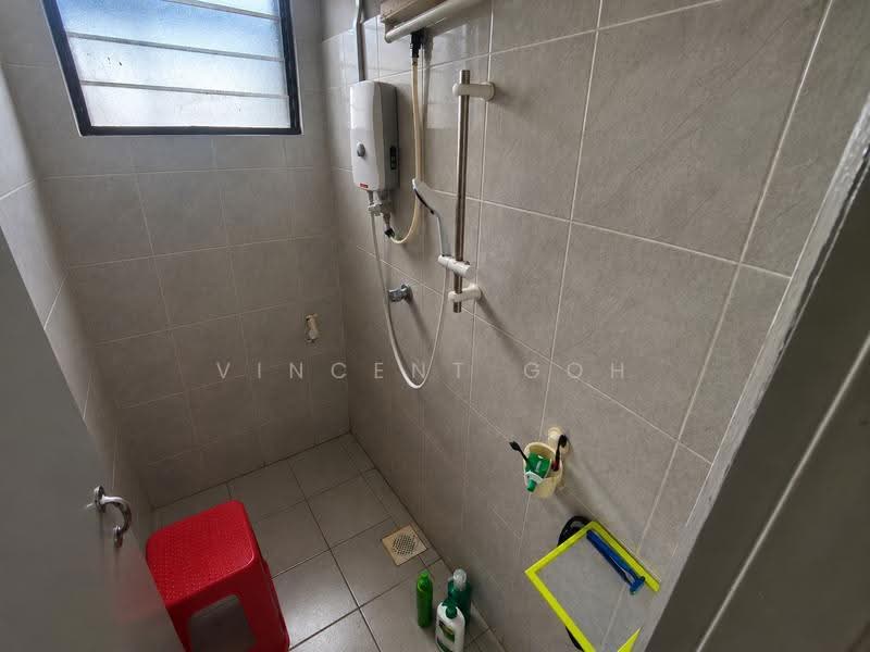 Apartment for Sale at Taman Jinjang Baru Kos Sederhana Apartment - Vincent Goh - Bathroom - PropertyGuru.com.my