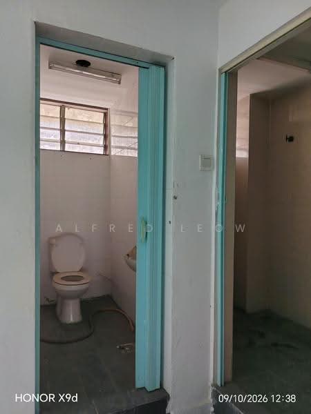 Kedai / Pejabat untuk Disewa di Laman Rimbunan (Kepong) - Alfred Leow - Bathroom - PropertyGuru.com.my