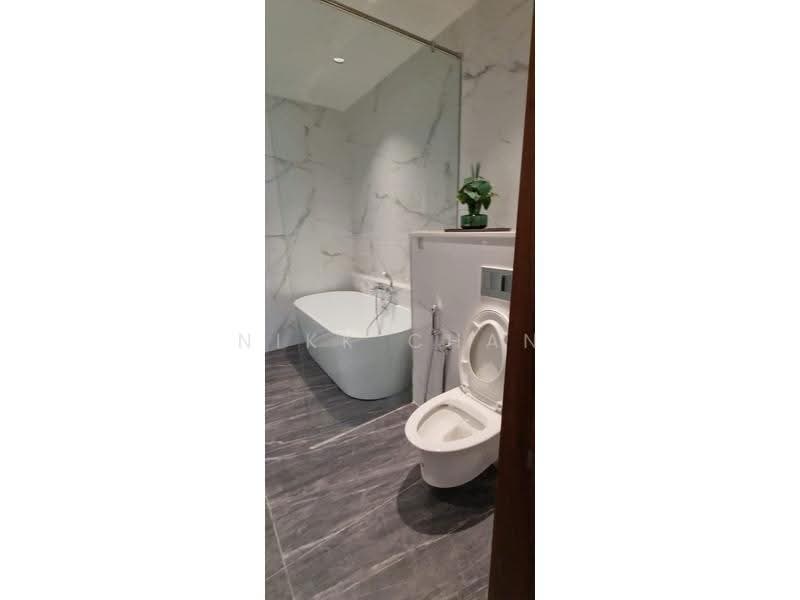 Service Residence for Sale at Core Residence @ TRX - Nikk Chan - Master Bathroom - PropertyGuru.com.my
