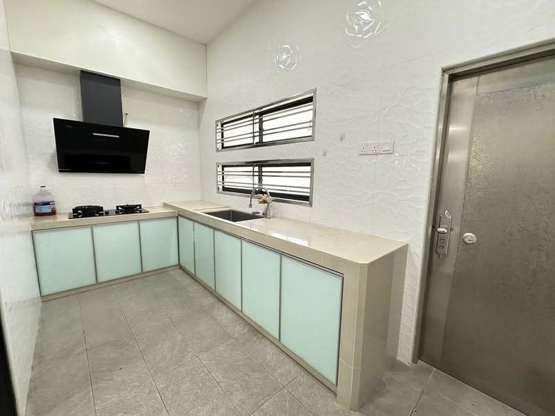 3-storey Terraced House for Sale in Taman Nusa Sentral (Iskandar Puteri (Nusajaya)) - Jessie Ng - Kitchen - PropertyGuru.com.my