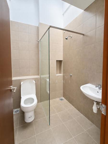 Rumah Teres 2-Tingkat untuk Dijual di Setia Safiro (Cyberjaya) - Johan Johani - Bathroom - PropertyGuru.com.my