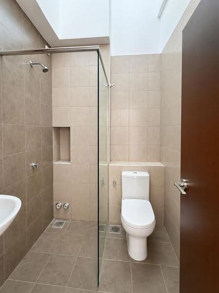 Rumah Teres 2-Tingkat untuk Dijual di Setia Safiro (Cyberjaya) - Johan Johani - Bathroom - PropertyGuru.com.my