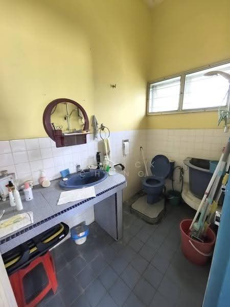 Semi-Detached House for Sale in Ipoh (Perak) - Derrick Chung - Bathroom - PropertyGuru.com.my