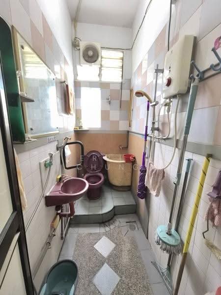 Semi-Detached House for Sale in Ipoh (Perak) - Derrick Chung - Bathroom - PropertyGuru.com.my