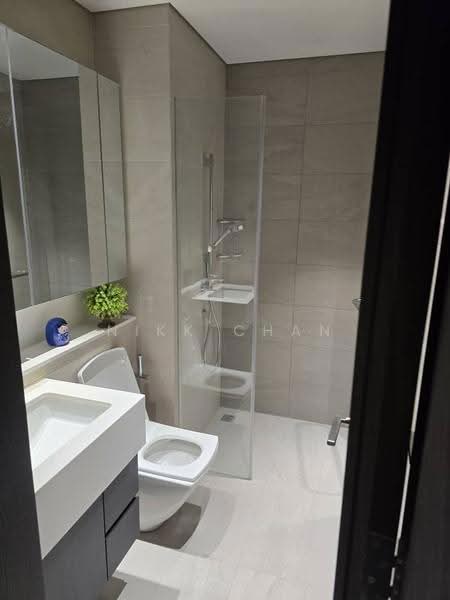 Kediaman Servis untuk Dijual di TRX Residences - Nikk Chan - Master Bathroom - PropertyGuru.com.my