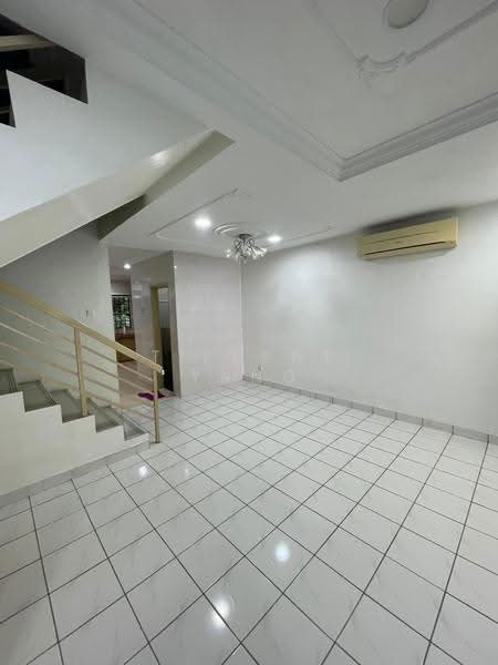 2.5-storey Terraced House for Sale in Rawang Perdana 2 (Rawang) - Tiffany Yang - Ruang Tamu - PropertyGuru.com.my