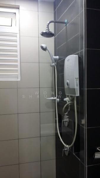 Kediaman Servis untuk Disewa di Tropez Residences - Wong Shau Wei - Bathroom - PropertyGuru.com.my