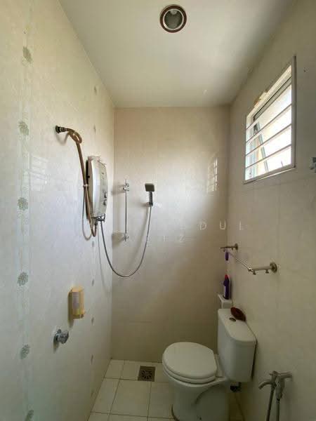 Semi-Detached House for Sale in Bandar Baru Salak Tinggi (Sepang) - Umar Abdul Aziz - Bathroom - PropertyGuru.com.my