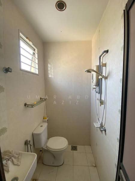 Semi-Detached House for Sale in Bandar Baru Salak Tinggi (Sepang) - Umar Abdul Aziz - Bathroom - PropertyGuru.com.my