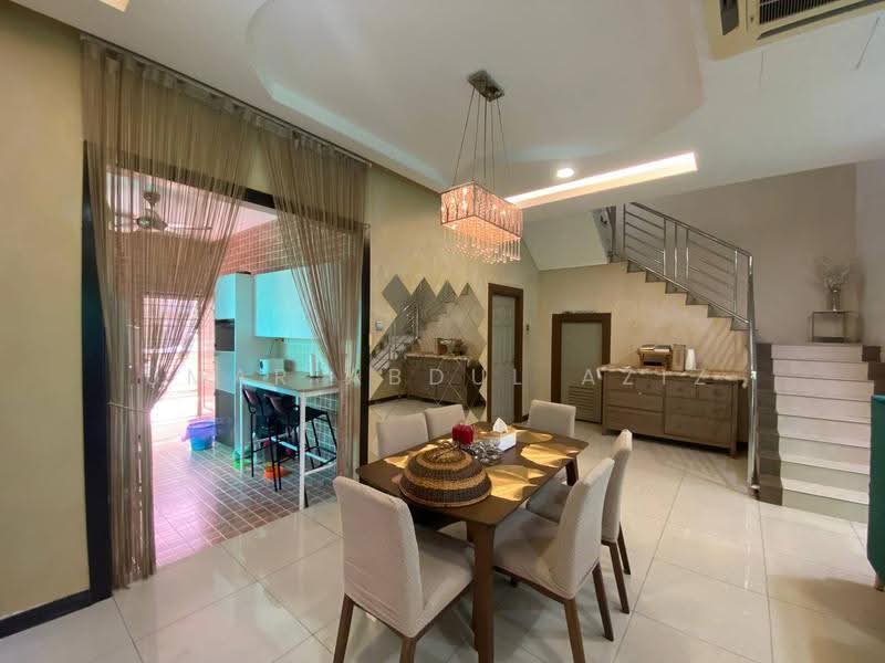 Semi-Detached House for Sale in Bandar Baru Salak Tinggi (Sepang) - Umar Abdul Aziz - Dining Room - PropertyGuru.com.my
