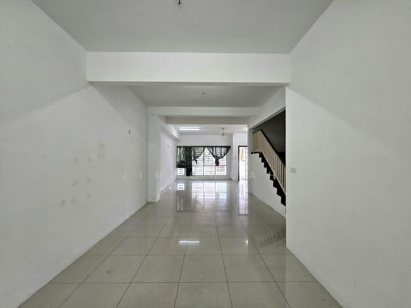 Rumah Teres 3-Tingkat untuk Dijual di Jelutong (Penang) - Jin Chuah - Living Room - PropertyGuru.com.my