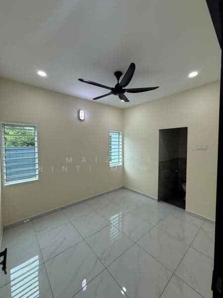 1-storey Terraced House for Sale in Taman Bukit Mutiara (Seremban) - Maizura binti Mohd Darus - Bathroom - PropertyGuru.com.my