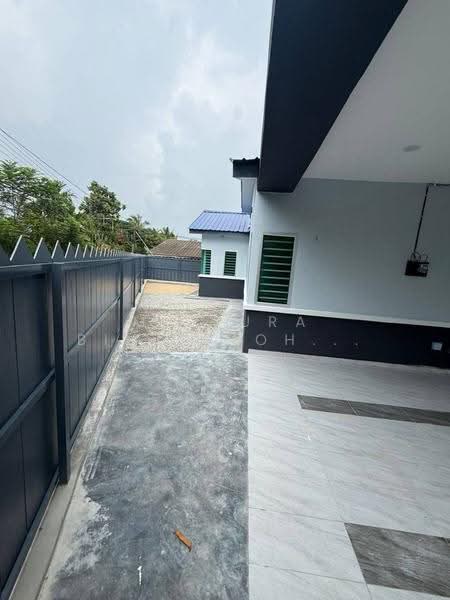 1-storey Terraced House for Sale in Taman Bukit Mutiara (Seremban) - Maizura binti Mohd Darus - Exterior - PropertyGuru.com.my