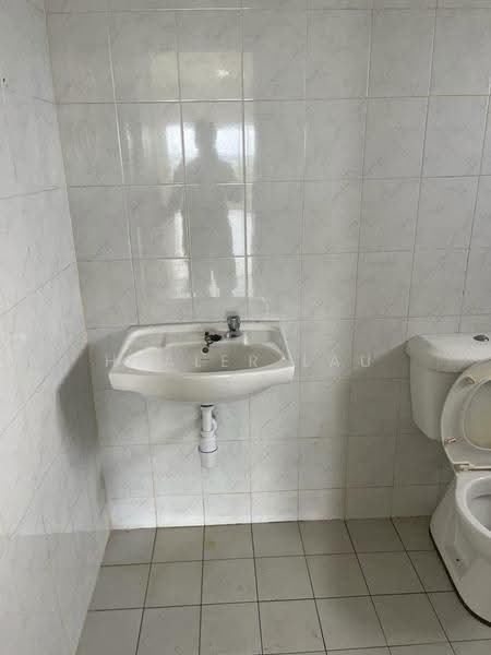 Pangsapuri untuk Dijual di Prima Regency - Healer Lau - Bathroom - PropertyGuru.com.my