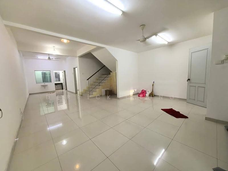 Rumah Teres 2-Tingkat untuk Dijual di Bandar Baru Sri Klebang (Chemor) - Derrick Chung - Living Room - PropertyGuru.com.my