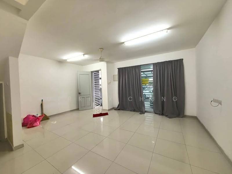 Rumah Teres 2-Tingkat untuk Dijual di Bandar Baru Sri Klebang (Chemor) - Derrick Chung - Living Room - PropertyGuru.com.my