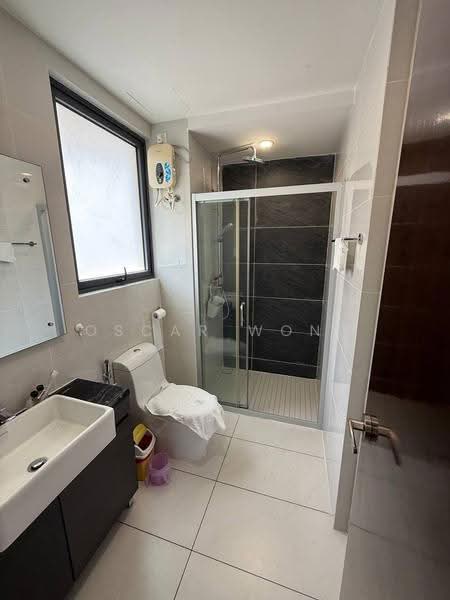 Condominium for Rent at Amberside @ Country Garden Danga Bay - Oscar Wong - Bathroom - PropertyGuru.com.my