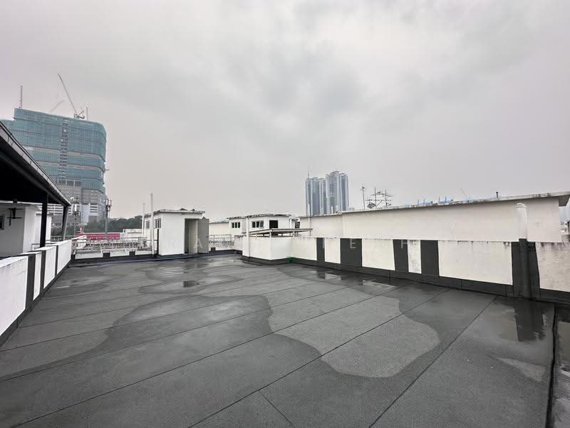 Rumah Bandar untuk Disewa di Bandar Utama (Selangor) - Grace Cheah - Roof - PropertyGuru.com.my