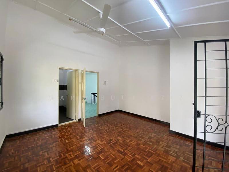 Rumah Teres 2-Tingkat untuk Disewa di Taman Tun Dr Ismail (Kuala Lumpur) - Umar Abdul Aziz - Living Room - PropertyGuru.com.my