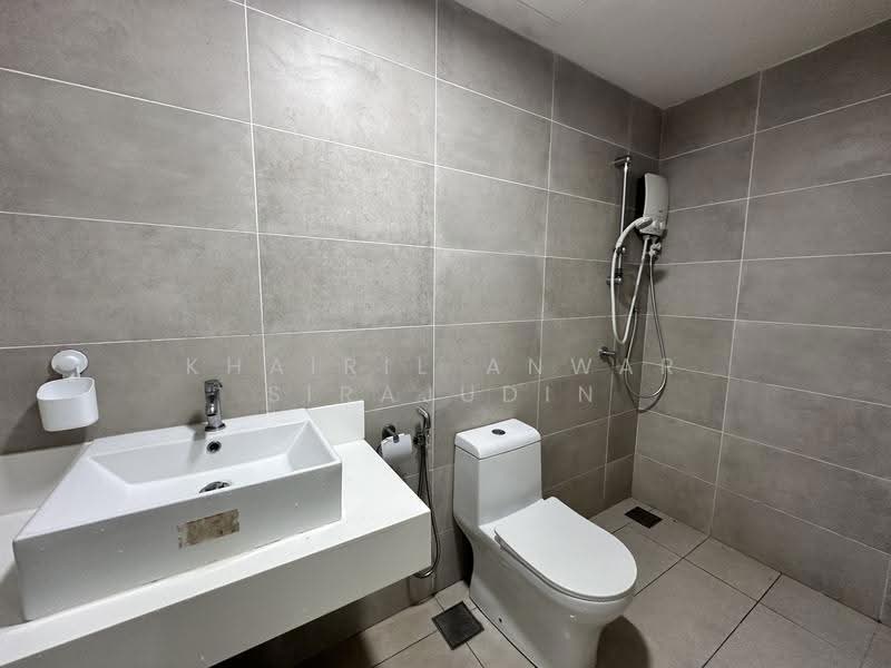 Kediaman Servis untuk Disewa di The Glenz @ Glenmarie - Khairil Anwar Sirajudin - Bathroom - PropertyGuru.com.my