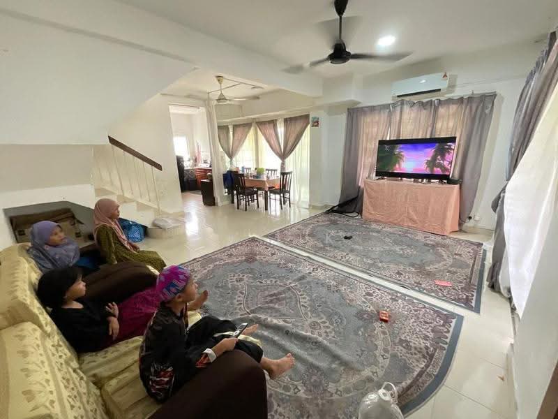 2-storey Terraced House for Sale in Bandar Country Homes (Rawang) - SK Luk - Living Room - PropertyGuru.com.my