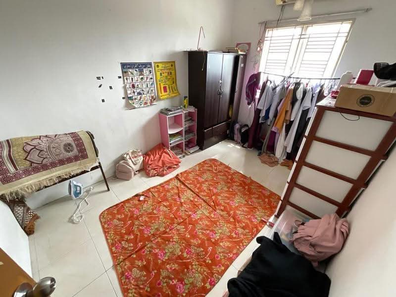 2-storey Terraced House for Sale in Bandar Country Homes (Rawang) - SK Luk - Bedroom - PropertyGuru.com.my