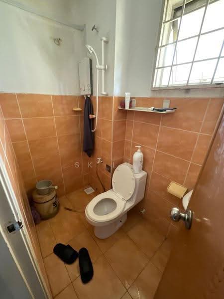 2-storey Terraced House for Sale in Bandar Country Homes (Rawang) - SK Luk - Bathroom - PropertyGuru.com.my