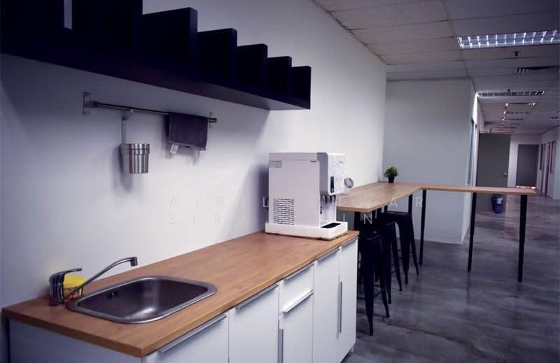 Pejabat untuk Disewa di Petaling Jaya (Selangor) - Khairil Anwar Sirajudin - Kitchen - PropertyGuru.com.my