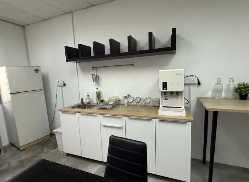 Pejabat untuk Disewa di Petaling Jaya (Selangor) - Khairil Anwar Sirajudin - Kitchen - PropertyGuru.com.my