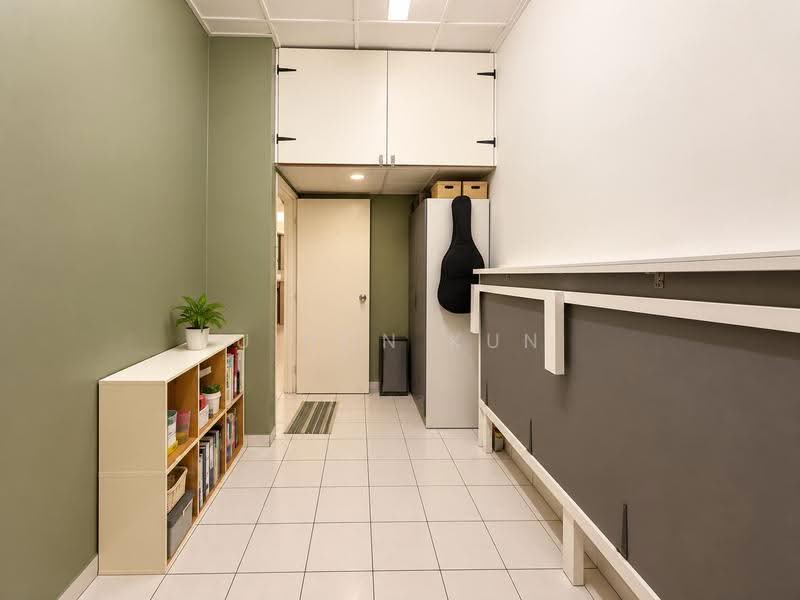 Rumah Teres 1.5-Tingkat untuk Dijual di Taman Molek (Johor Bahru) - U Hon Kun - Corridor - PropertyGuru.com.my