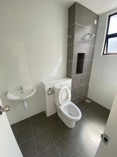 Rumah Berkembar untuk Dijual di Hulu Langat (Selangor) - Umar Abdul Aziz - Bathroom - PropertyGuru.com.my