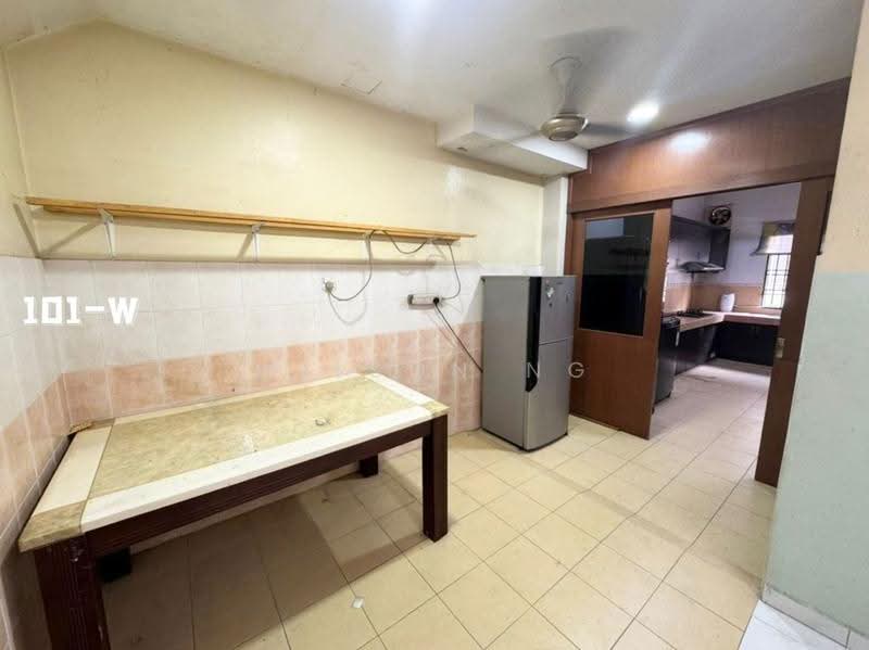 2-storey Terraced House for Sale in Setia Impian (Setia Alam) - Wilson Ng - Kitchen - PropertyGuru.com.my