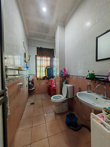 2-storey Terraced House for Sale in Impian Emas (Johor Bahru) - Raymond Kong - Bathroom - PropertyGuru.com.my