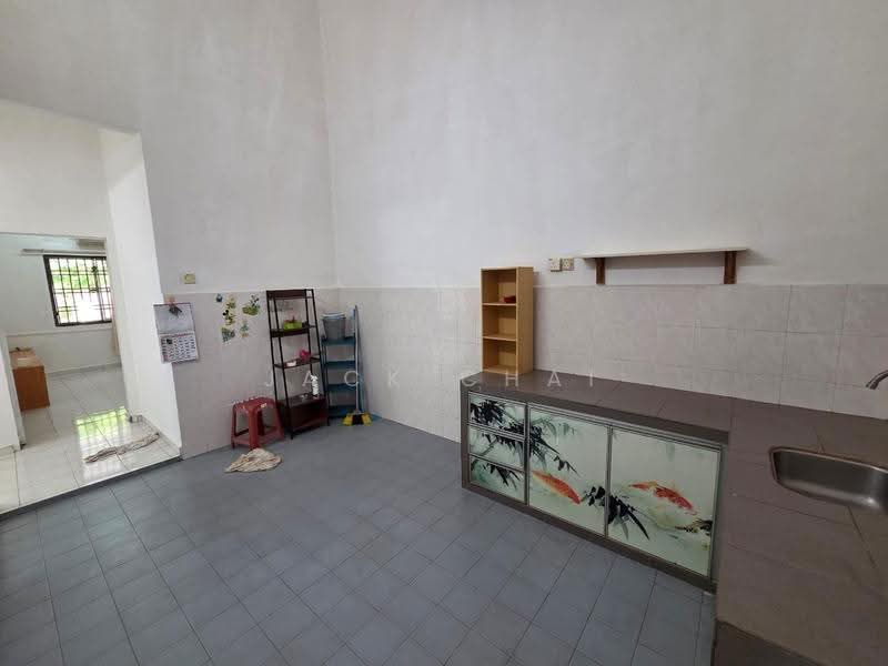 1-storey Terraced House for Sale in Taman Flora Heights (Pasir Gudang) - Jack Chai - Kitchen - PropertyGuru.com.my
